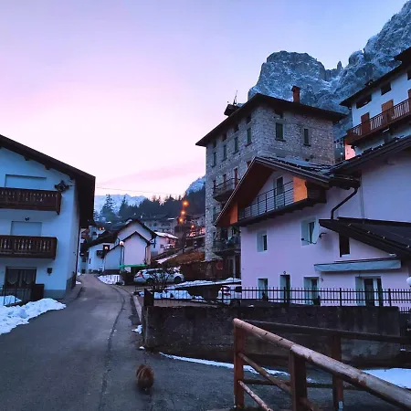 Sweet Dolomites Sauna & Jacuzzi * Agordo
