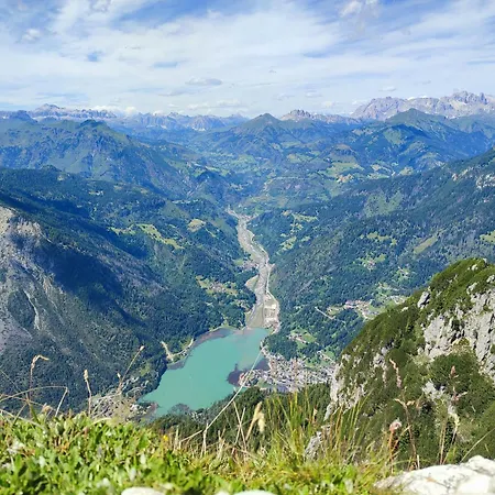 Sweet Dolomites Sauna & Jacuzzi Appartement *