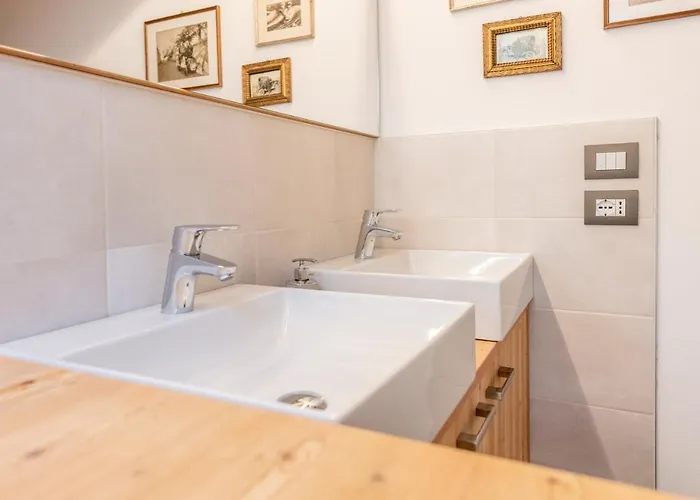 Sweet Dolomites Sauna & Jacuzzi アパート *