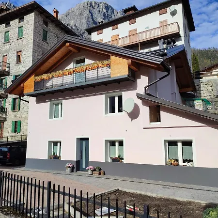 Sweet Dolomites Sauna & Jacuzzi 아고르도
