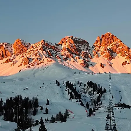 Sweet Dolomites Sauna & Jacuzzi شقة