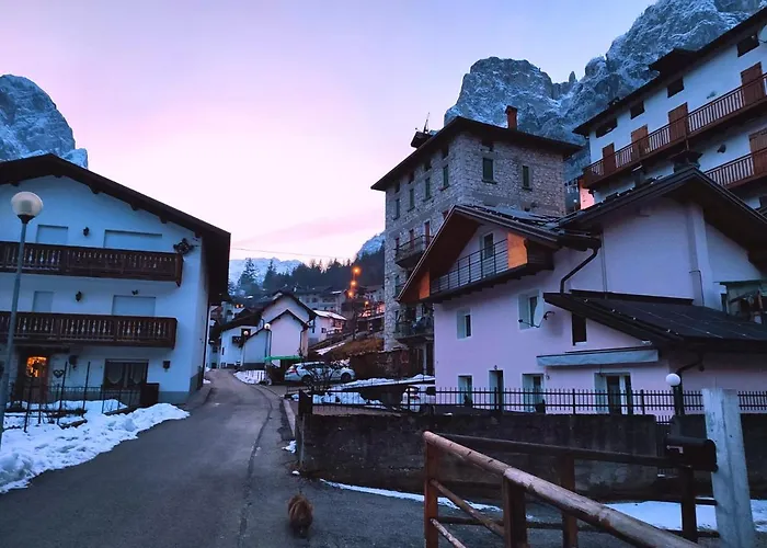 Sweet Dolomites Sauna & Jacuzzi * Agordo